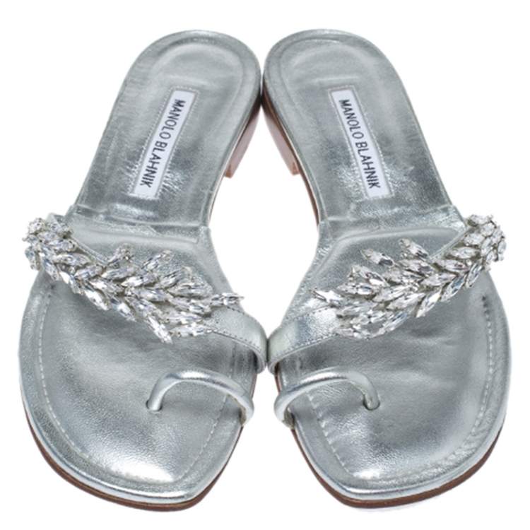 Pre Owned Manolo Blahnik Silver Crystal Embellished Toe Ring Slide Flats Size 38.5