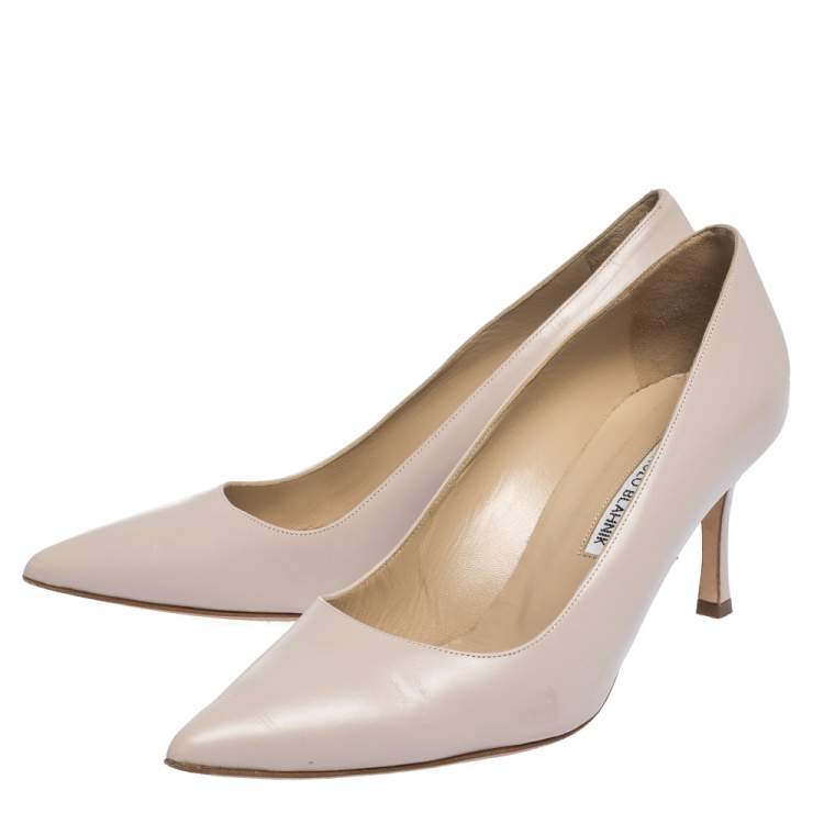Pre Owned Manolo Blahnik Pale Pink Leather BB Pointed Toe Pumps Size 39.5