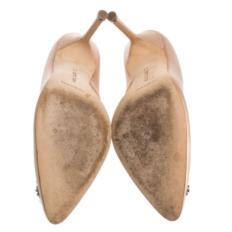 Pre Owned Manolo Blahnik Beige Satin Hangisi Crystal Embellished Pumps Size 41