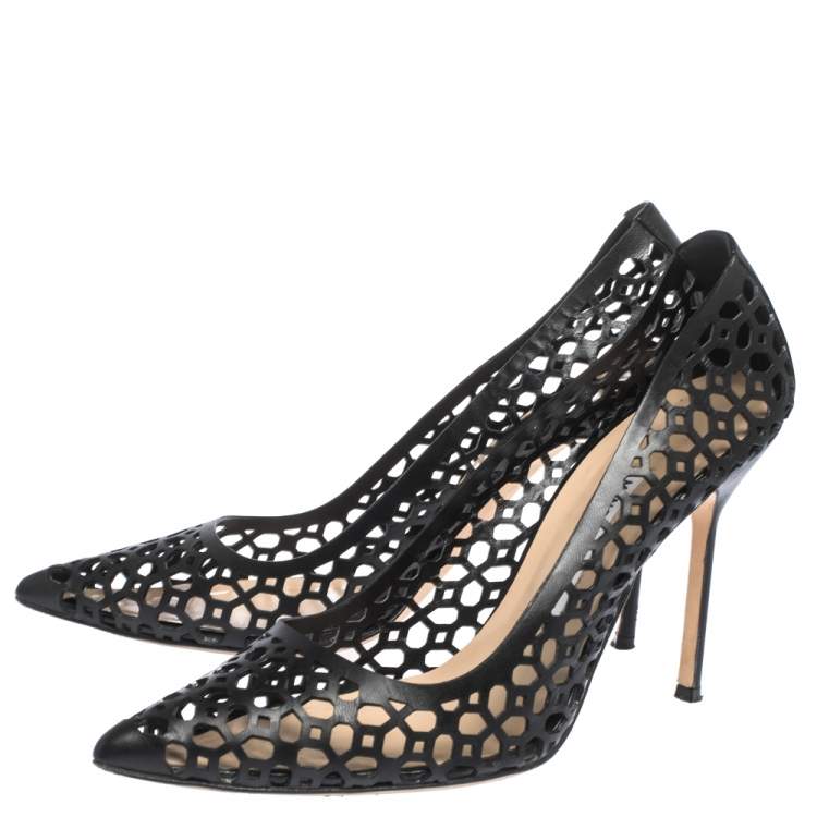 Pre Owned Manolo Blahnik Black Laser Cut Leather Pointed Toe Pumps Size 39.5