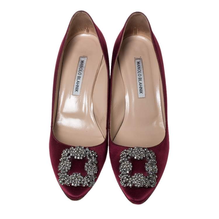 Pre Owned Manolo Blahnik Burgundy Satin Hangisi Crystal Embellished Pointed Toe Pumps Size 39.5