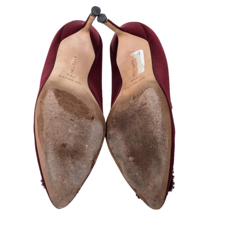 Pre Owned Manolo Blahnik Burgundy Satin Hangisi Crystal Embellished Pointed Toe Pumps Size 39.5