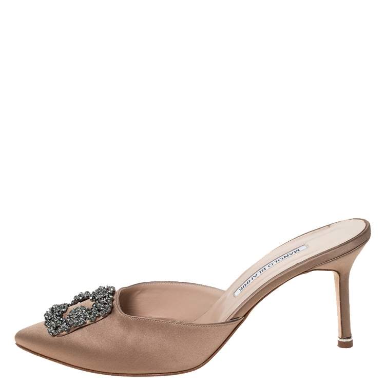 Pre Owned Manolo Blahnik Beige Satin Hangisi Pointed Toe Mules Size 40