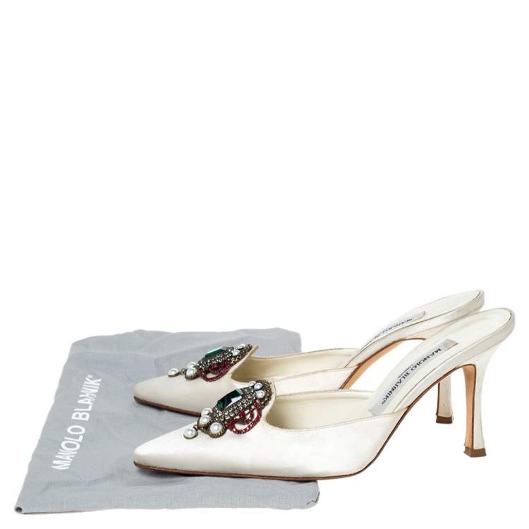 Pre Owned Manolo Blahnik Off-white 'Eufrasia' Mule Sandals Size 37