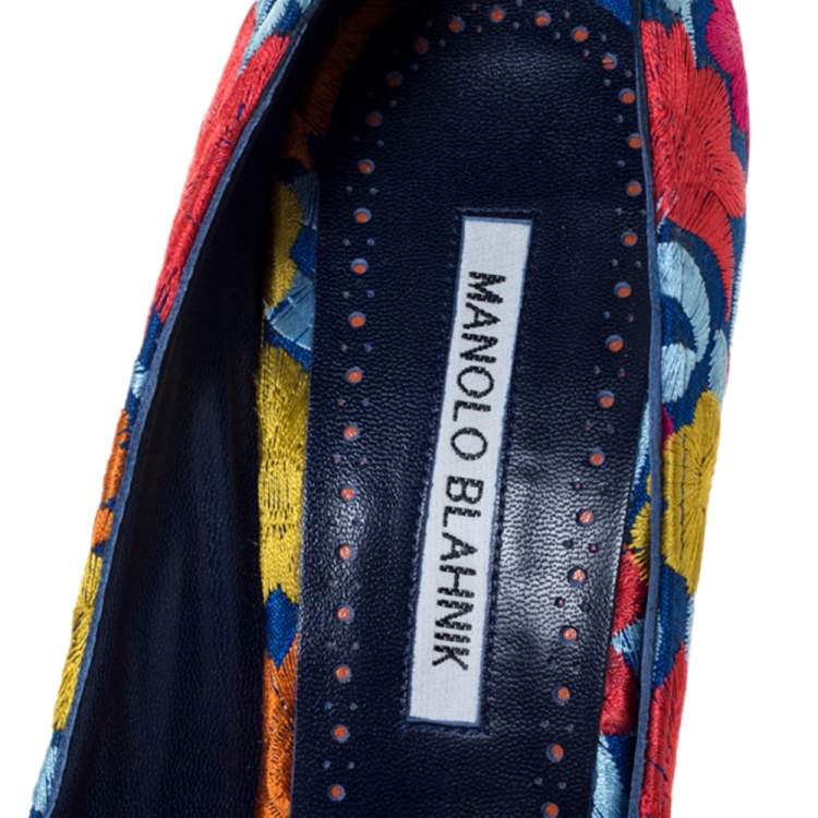 Pre Owned Manolo Blahnik Multicolor Floral Embroidered Canvas BB Pointed Toe Pumps Size 39