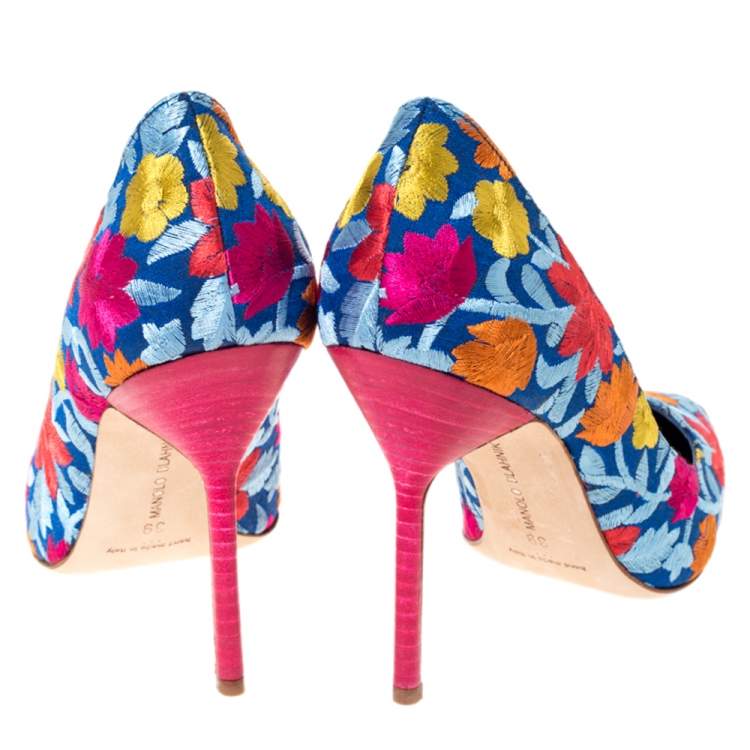 Pre Owned Manolo Blahnik Multicolor Floral Embroidered Canvas BB Pointed Toe Pumps Size 39