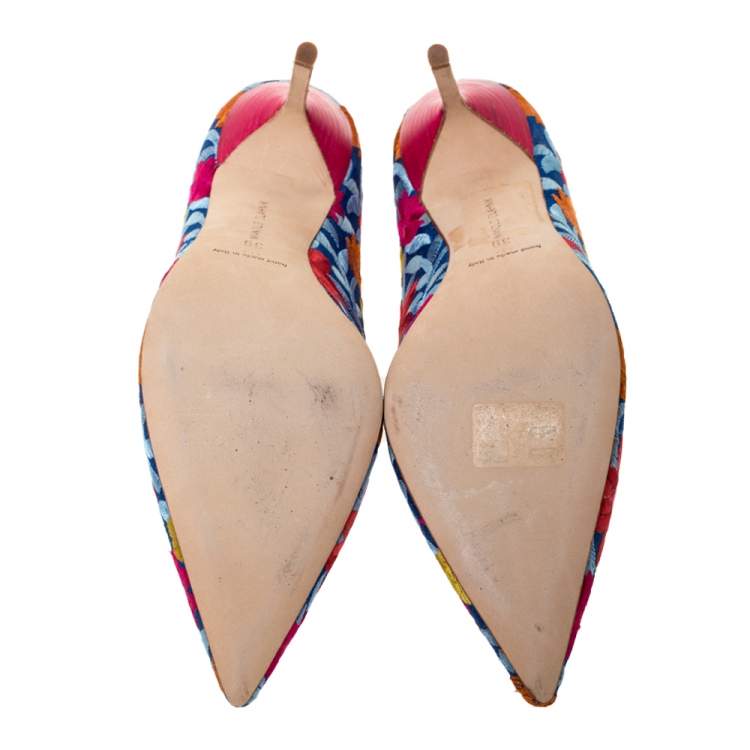 Pre Owned Manolo Blahnik Multicolor Floral Embroidered Canvas BB Pointed Toe Pumps Size 39
