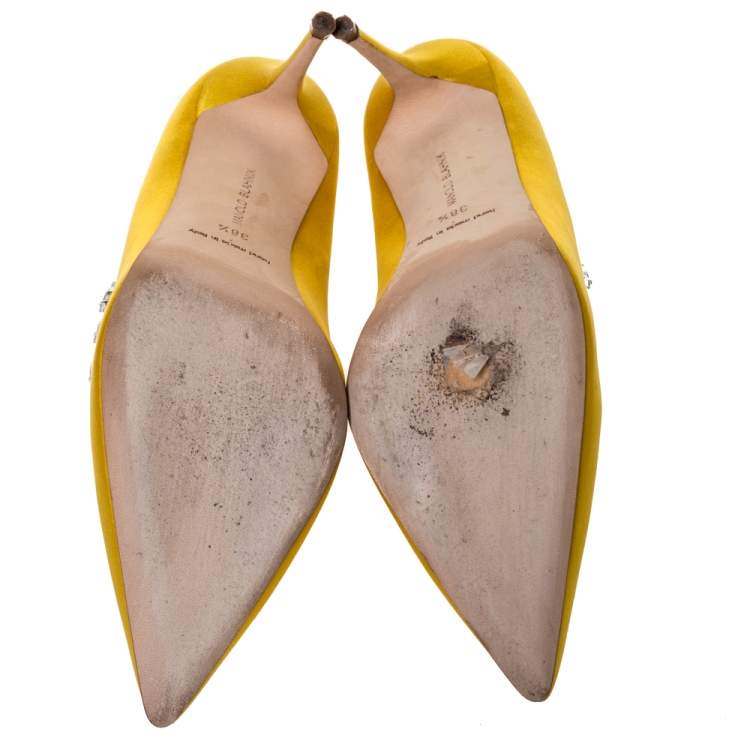 Pre Owned Manolo Blahnik Yellow Satin Nadira Crystal Embellished Pointed Toe Pumps Size 38.5