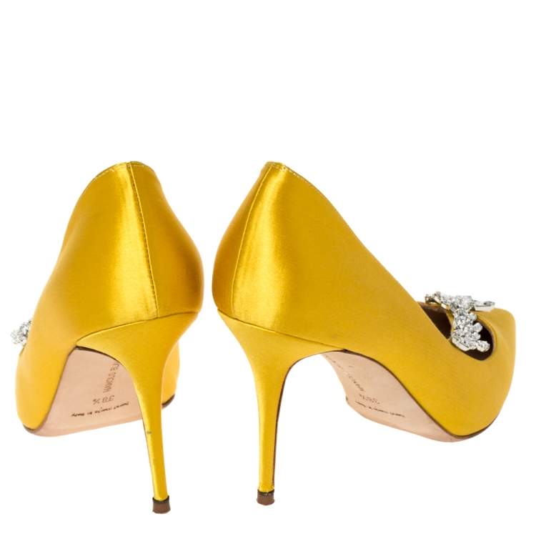Pre Owned Manolo Blahnik Yellow Satin Nadira Crystal Embellished Pointed Toe Pumps Size 38.5