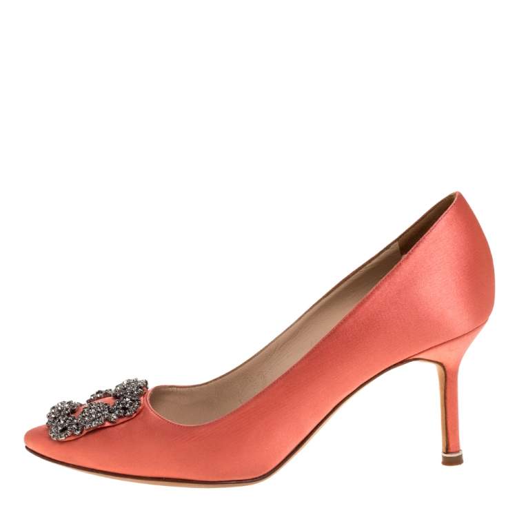 Pre Owned Manolo Blahnik Peach Satin Hangisi Crystal Embellished Pumps Size 38.5