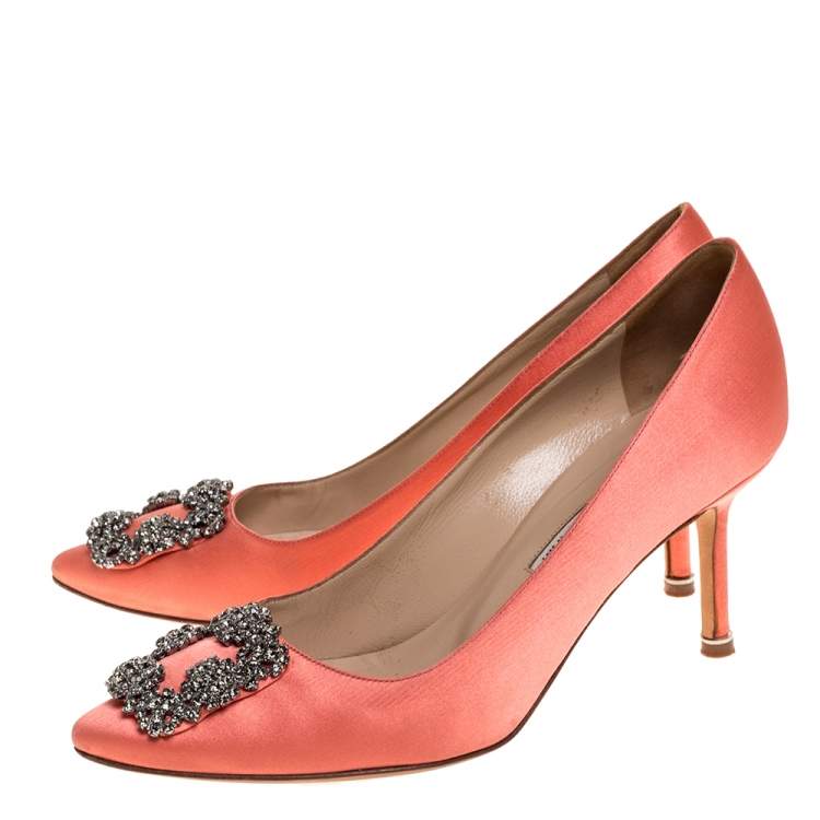 Pre Owned Manolo Blahnik Peach Satin Hangisi Crystal Embellished Pumps Size 38.5