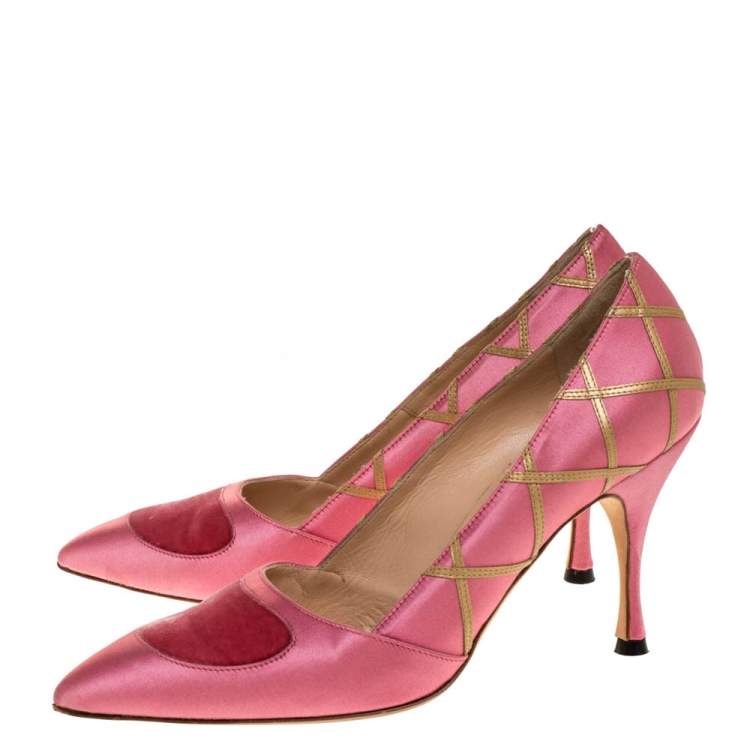 Pre Owned Manolo Blahnik Pink Satin Pointed Toe Pumps Size 38