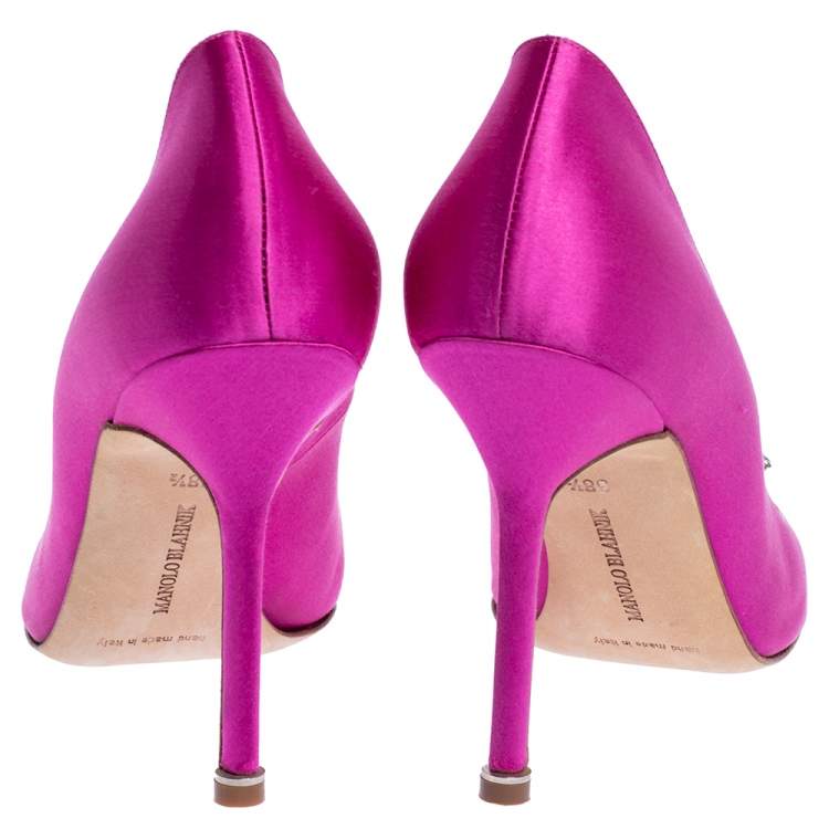 Pre Owned Manolo Blahnik Pink Satin Hangisi Crystal Embellished Pumps Size 38.5 