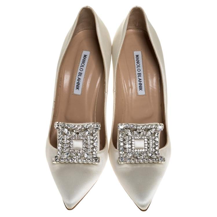 Pre Owned Manolo Blahnik White Satin Crystal Embellished Borlak Pumps Size 39