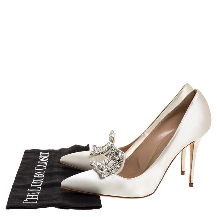 Pre Owned Manolo Blahnik White Satin Crystal Embellished Borlak Pumps Size 39