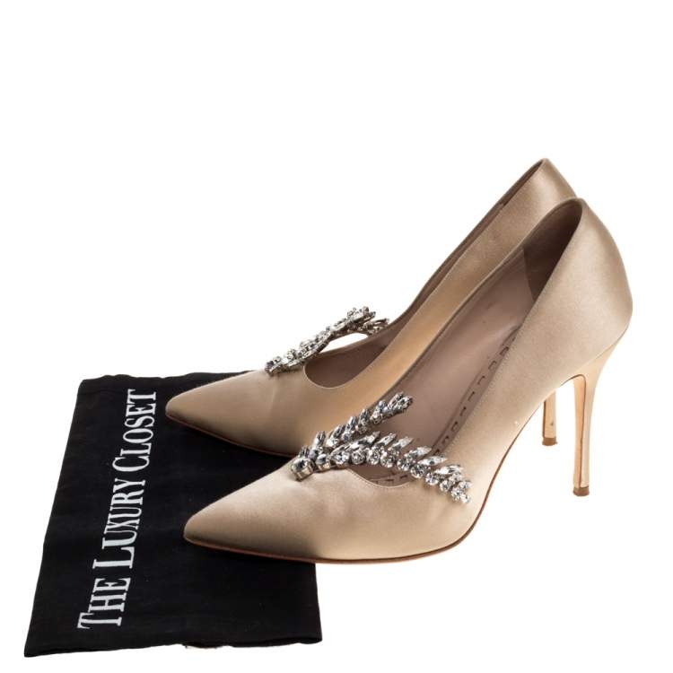 Pre Owned Manolo Blahnik Beige Satin Nadira Crystal Embellished Pointed Toe Pumps Size 38.5