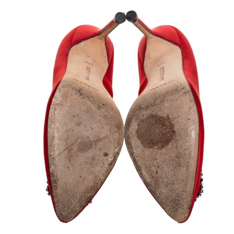 Pre Owned Manolo Blahnik Red Satin Hangisi Embellished Pointed Toe Pumps Size 37.5