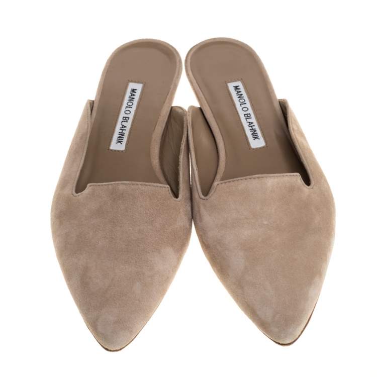 مملوكة مسبقًا Manolo Blahnik Beige Suede Ruby Flat Mules Size 37