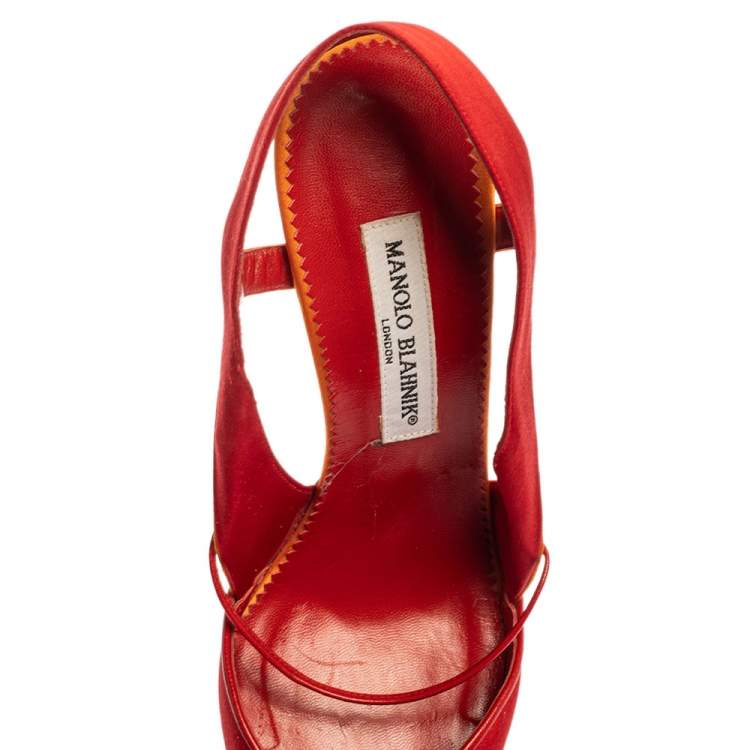 مملوكة مسبقًا Manolo Blahnik Red/Orange Satin Pointed Toe Slingback Sandals Size 40.5