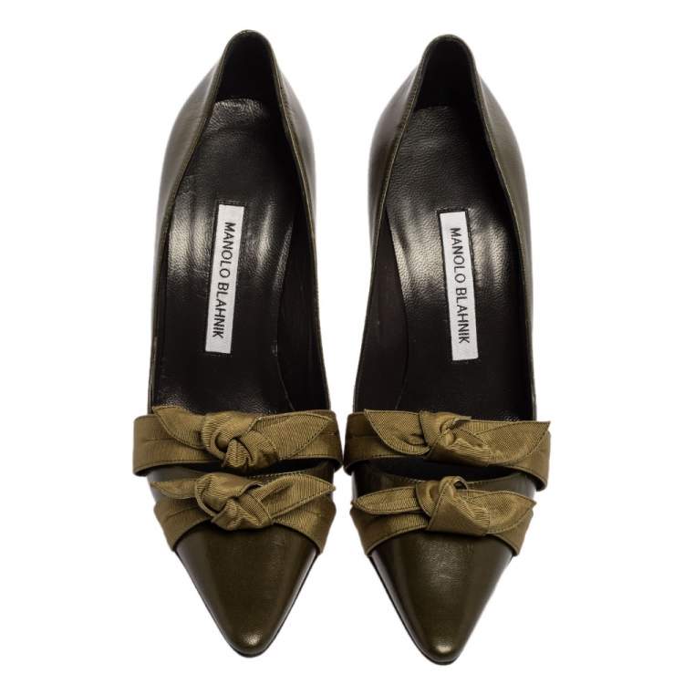 Pre Owned Manolo Blahnik Green Leather Bow Pointed Toe Pumps Size 37