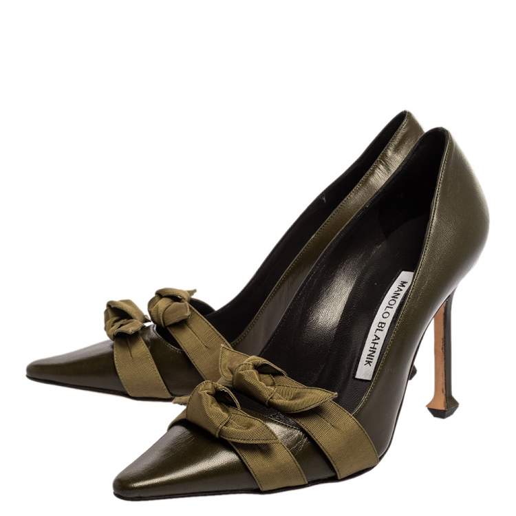 Pre Owned Manolo Blahnik Green Leather Bow Pointed Toe Pumps Size 37