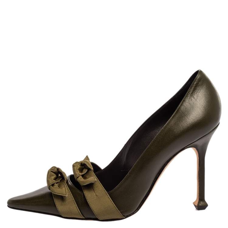 Pre Owned Manolo Blahnik Green Leather Bow Pointed Toe Pumps Size 37