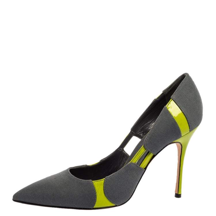 Pre Owned Manolo Blahnik Grey/Green Canvas And Leather Pointed Toe Pumps Size 37