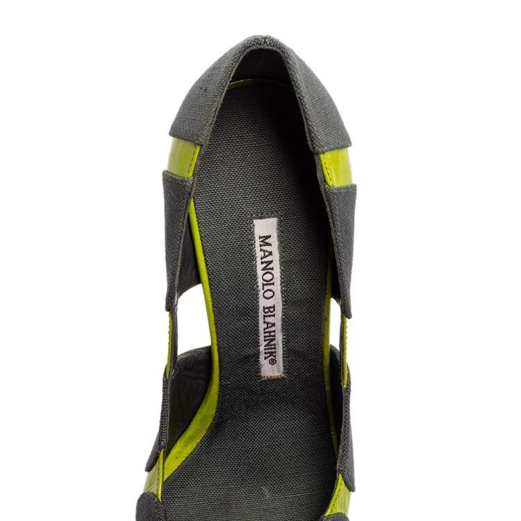 Pre Owned Manolo Blahnik Grey/Green Canvas And Leather Pointed Toe Pumps Size 37