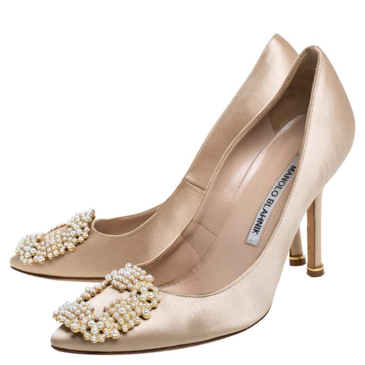 Pre Owned Manolo Blahnik Beige Satin Hangisi Pearl Embellished Pumps Size 35