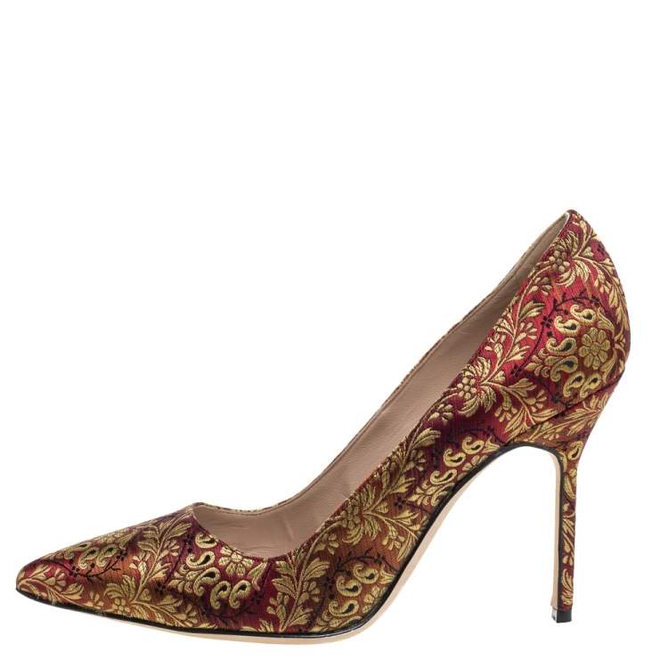 Pre Owned Manolo Blahnik Brocade Fabric Pointed Toe Pumps Size 37