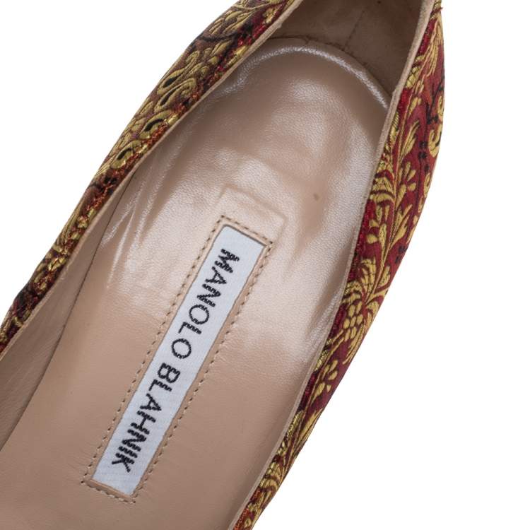 Pre Owned Manolo Blahnik Brocade Fabric Pointed Toe Pumps Size 37