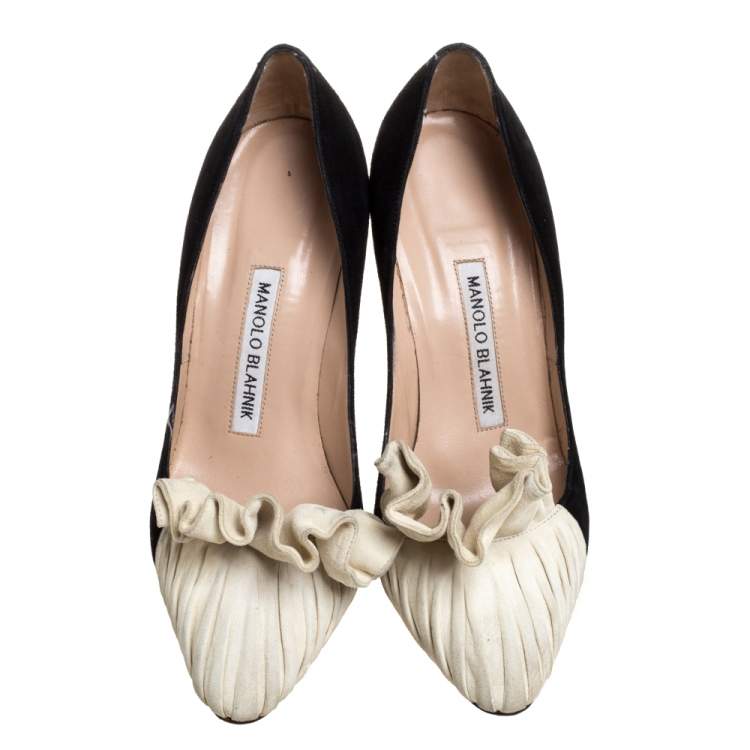 Pre Owned Manolo Blahnik Black/White Suede Ruffled Pumps Size 35.5