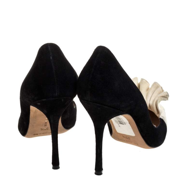 Pre Owned Manolo Blahnik Black/White Suede Ruffled Pumps Size 35.5