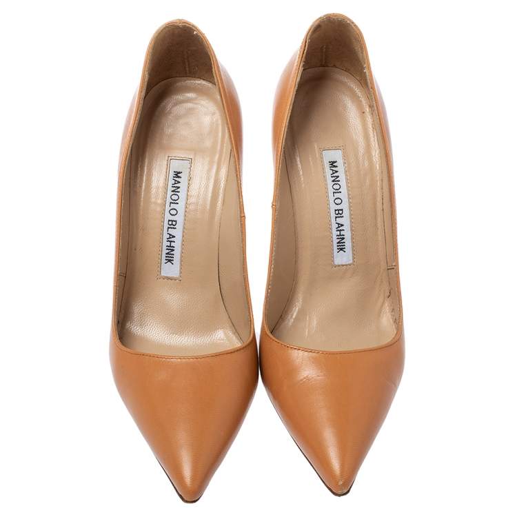 Pre Owned Manolo Blahnik Beige Leather Pointed Toe Pumps Size 35.5