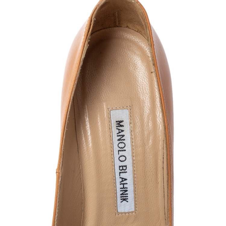 Pre Owned Manolo Blahnik Beige Leather Pointed Toe Pumps Size 35.5