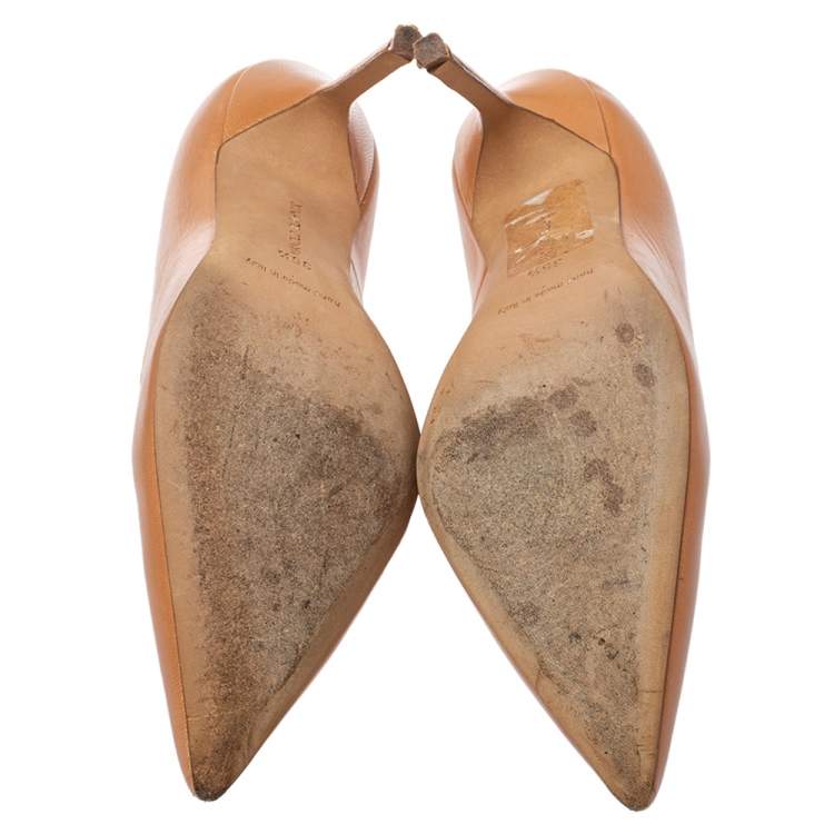 Pre Owned Manolo Blahnik Beige Leather Pointed Toe Pumps Size 35.5