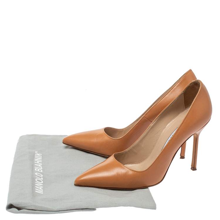 Pre Owned Manolo Blahnik Beige Leather Pointed Toe Pumps Size 35.5