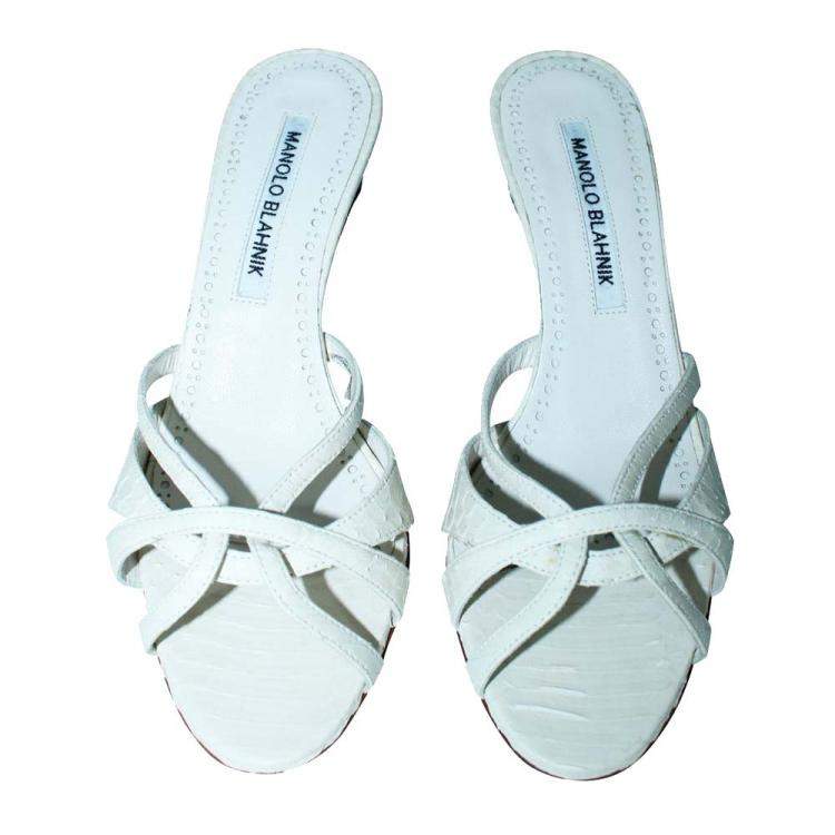 Pre Owned Manolo Blahnik White Leather Kitten heel Mules Size 35