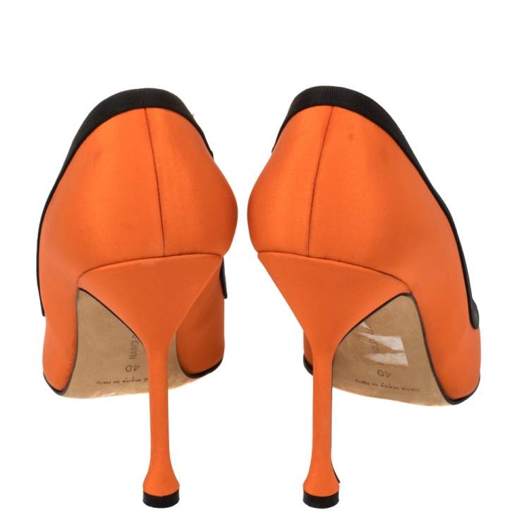 Pre Owned Manolo Blahnik Orange Satin Gotrian Crystal Embellished Pumps Size 40