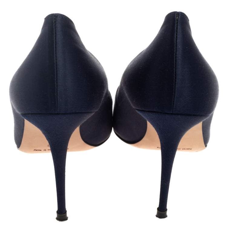 Pre Owned Manolo Blahnik Dark Blue Satin Nadira Pumps Size 39