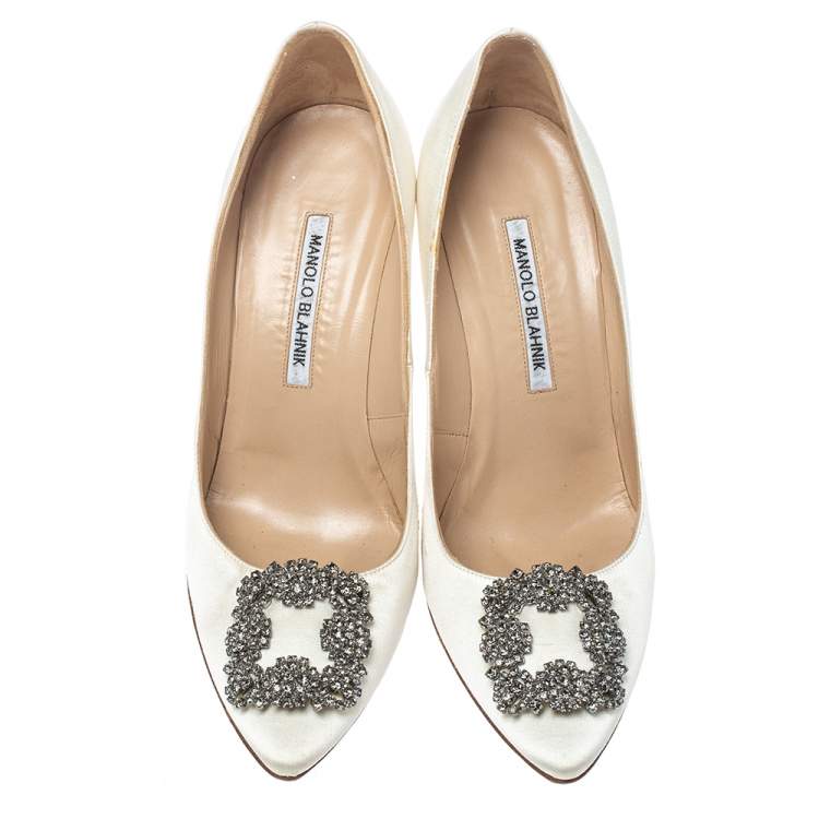 Pre Owned Manolo Blahnik White Satin Hangisi Pumps Size 39.5