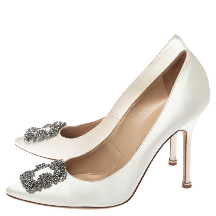 Pre Owned Manolo Blahnik White Satin Hangisi Pumps Size 39.5