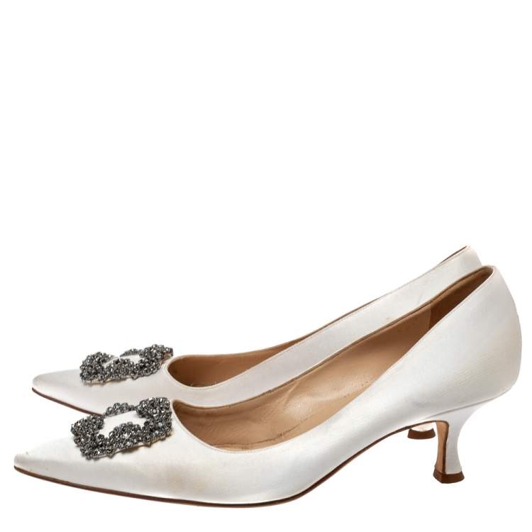 Pre Owned Manolo Blahnik White Satin Hangisi Crystal Embellished Pumps Size 40
