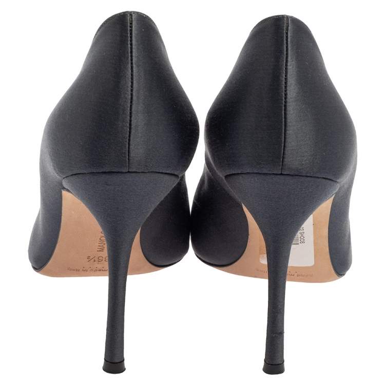 Pre Owned  Manolo Blahnik Grey Satin Okkaava Emerald Pumps Size 36.5