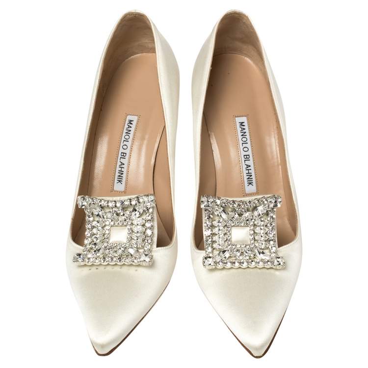 Pre Owned Manolo Blahnik White Satin Crystal Embellished Borlak Pumps Size 39