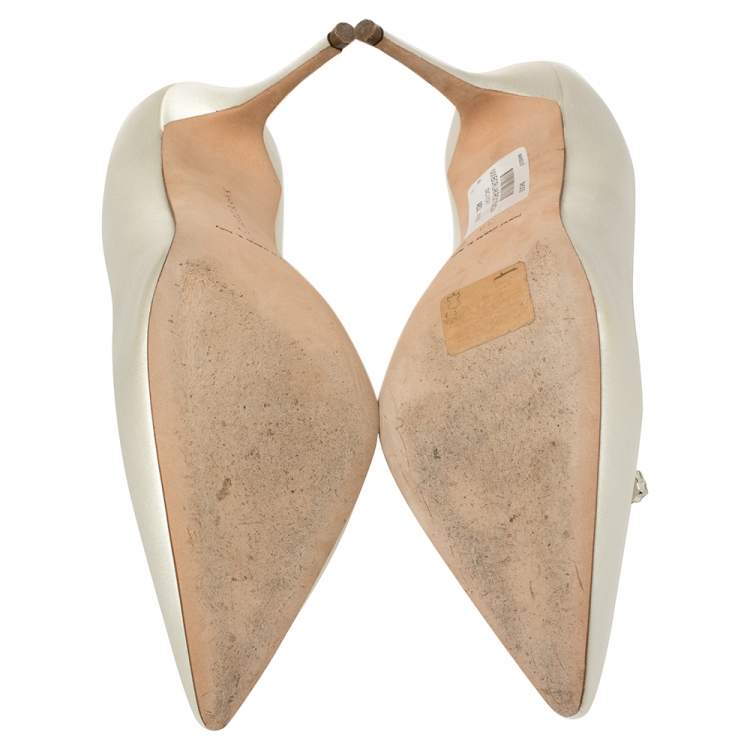 Pre Owned Manolo Blahnik White Satin Crystal Embellished Borlak Pumps Size 39