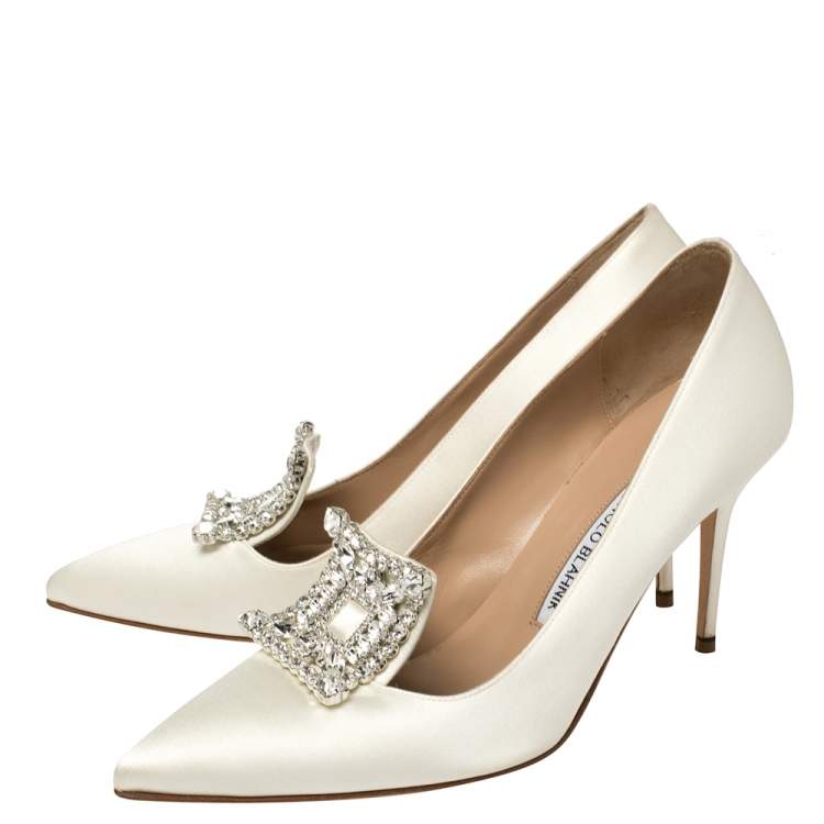 Pre Owned Manolo Blahnik White Satin Crystal Embellished Borlak Pumps Size 39