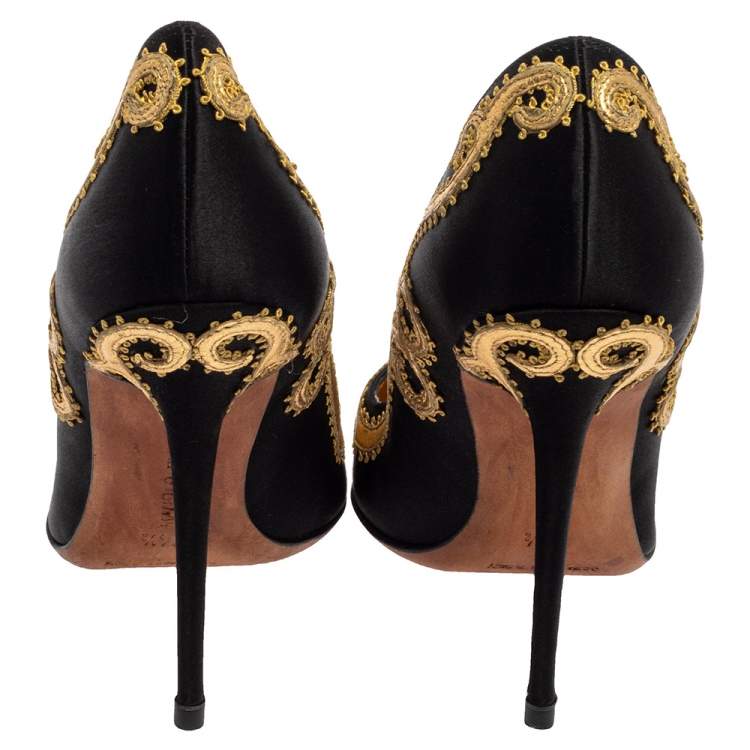 Pre Owned  Manolo Blahnik Black Satin Embroidered Pointed Toe Pumps Size 34.5