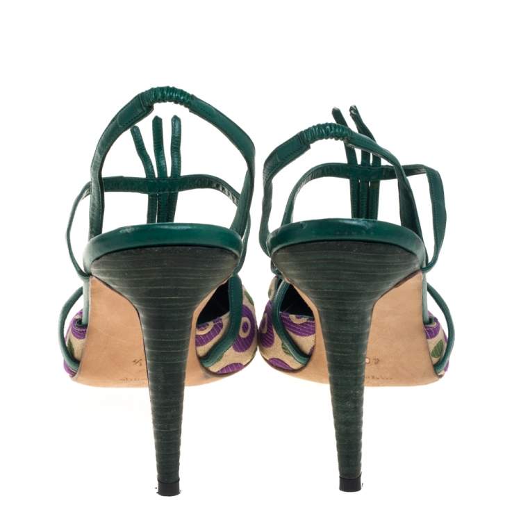 مملوكة مسبقًا Manolo Blahnik Multicolor Printed Fabric And Leather Pointed Toe Slingback Sandals Size 40.5