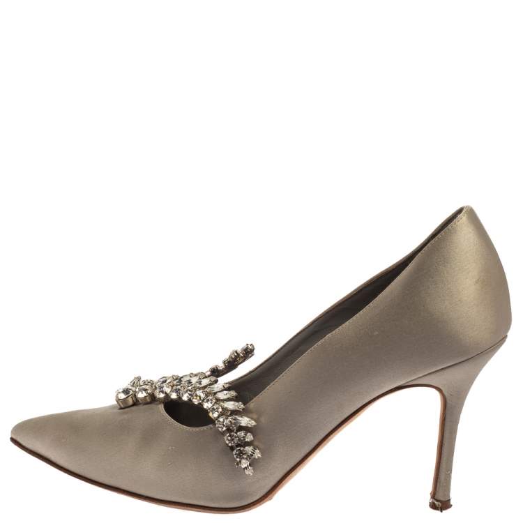 Pre Owned Manolo Blahnik Grey Satin Shufti Jewel Embellished Pumps Size 35.5
